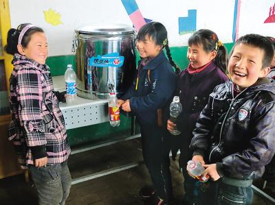 實(shí)力見證！131臺濾中濾開水器進(jìn)駐甘肅45所學(xué)校